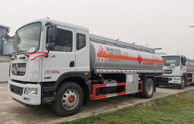 國六性價比之選 東風(fēng)D9運油車解析，10噸級標(biāo)桿如何實現(xiàn)12.5噸滿載