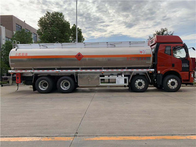 解放前四后八鋁合金運油車 25噸/28噸車型報價與配置詳解